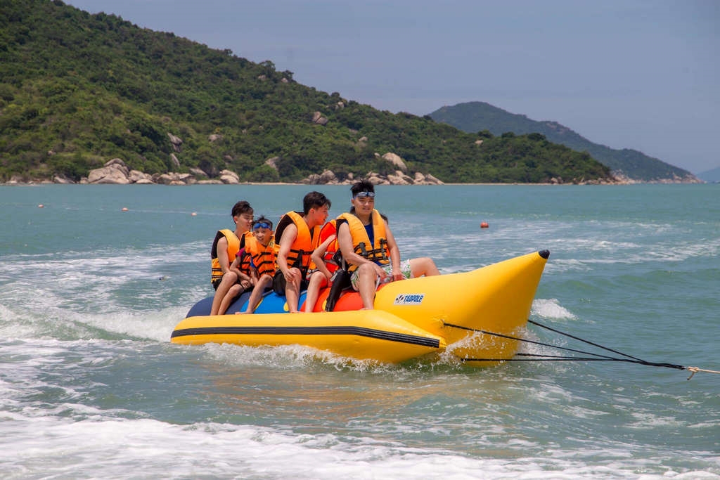 Cano kéo phao chuối